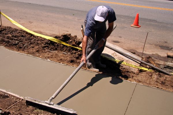 Cost of Sidewalk Pouring in Lincoln
