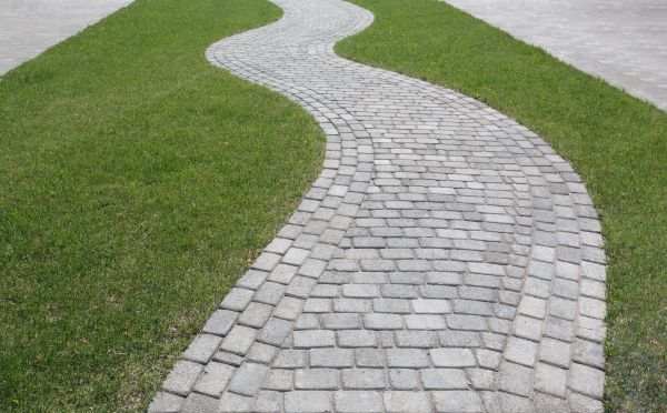 Cost of Walkway Paving in Lincoln