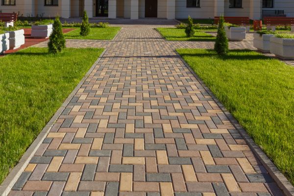 Cost of Paved Walkway Service in Lincoln