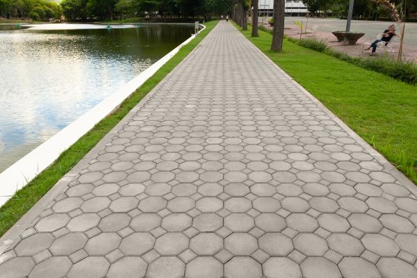 Cost of Paved Pathway Service in Lincoln