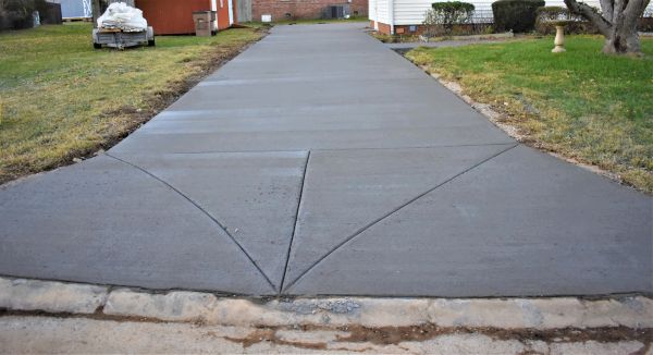 Cost of Apron Pouring in Lincoln